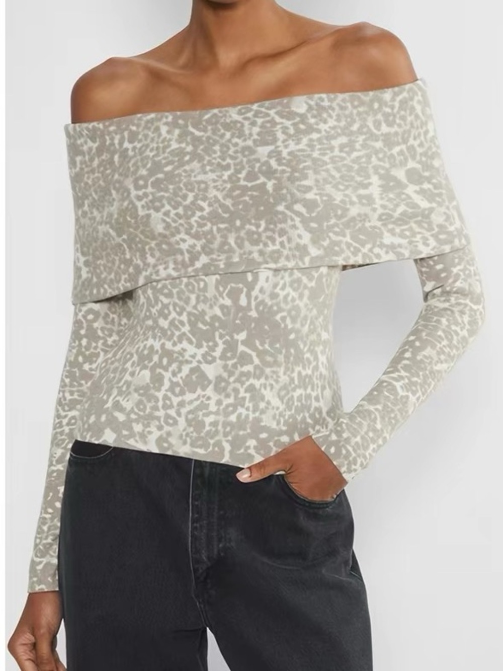 Wilfred Nola Sweater